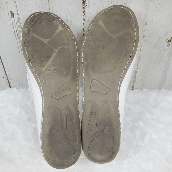 Kenneth Cole Reaction Flats White Size 6 - Picture 6 of 8